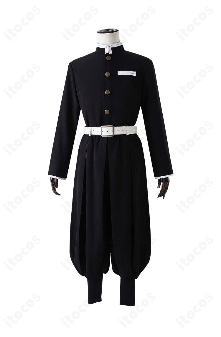 インナー上着の正面ディテール。ボタン配置や襟の形状など、コスプレに必要な細部を明瞭に示した写真。