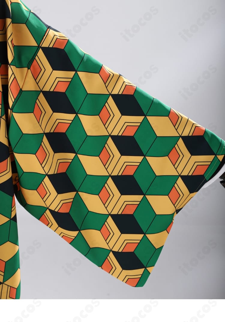 コスプレ衣装のサイズ表。XS〜XXLの寸法を一覧で示し、選びやすさをサポートするデータ画像。