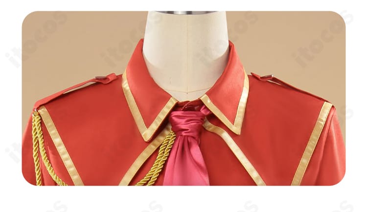 襟元のクローズアップ。端正な襟の形状と装飾の仕上がりが分かるジル・サーヴェル衣装の襟ディテール。