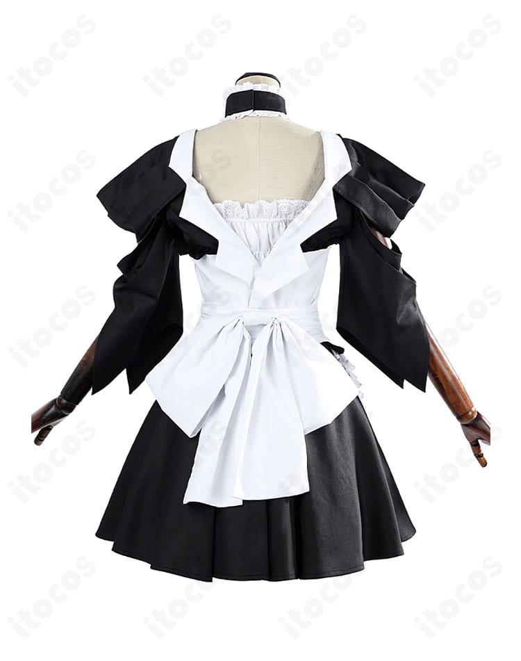 鮎沢美咲メイド服の背面全体。ウエストリボンとスカートの広がりがわかる後ろ姿