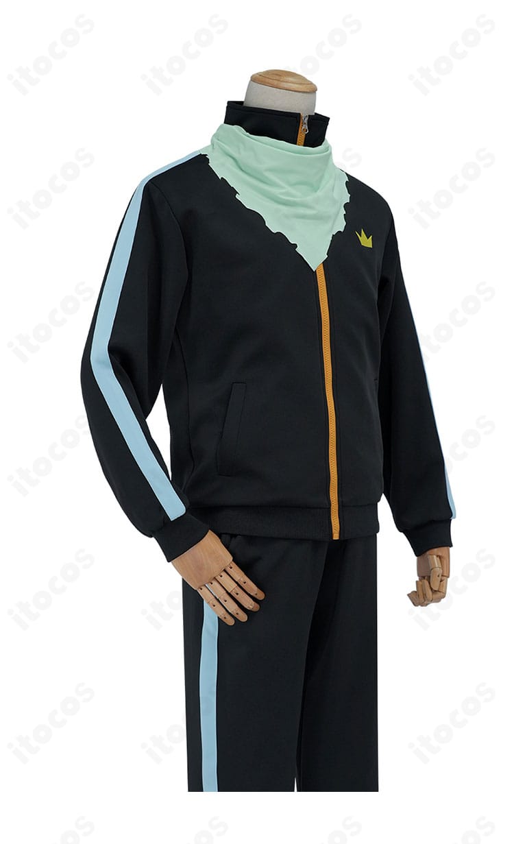 ノラガミ 夜トコスプレ衣装の右側面。直線的なラインとシルエットの美しさを示す角度。