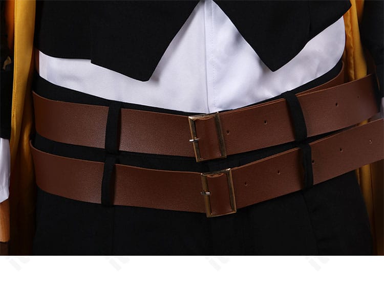 腰ベルトの装飾ディテール。バックルとストラップの位置関係、質感と固定方法を表現。