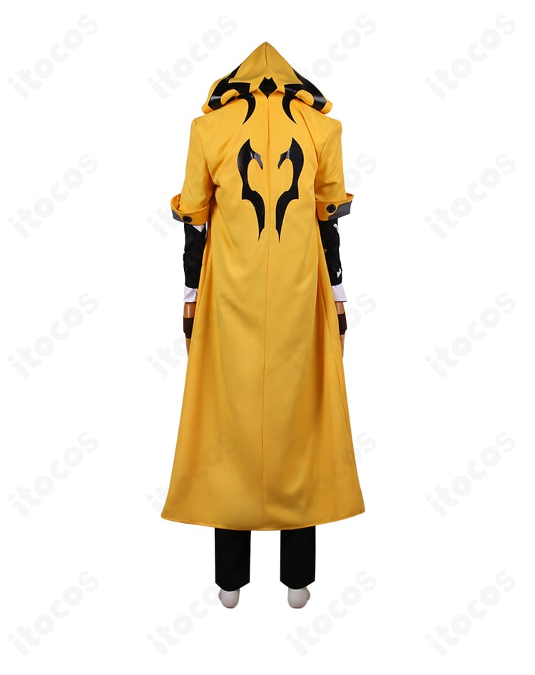 背面全体画像。ロングコートの丈感と背面の切替ライン、フード形状を明瞭に表示。