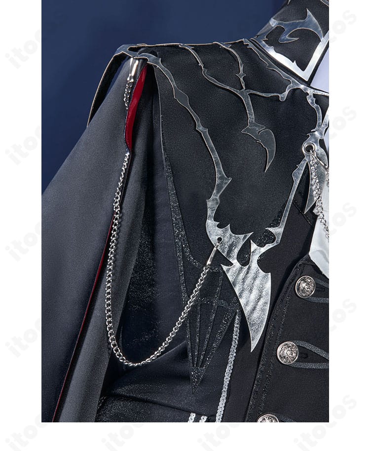 ジョゼフコスプレ 右肩の袖装飾クローズアップ。立体感と陰影が映える