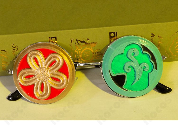 眼鏡アクセサリー接写｜フレーム形状とキャラクター性の再現