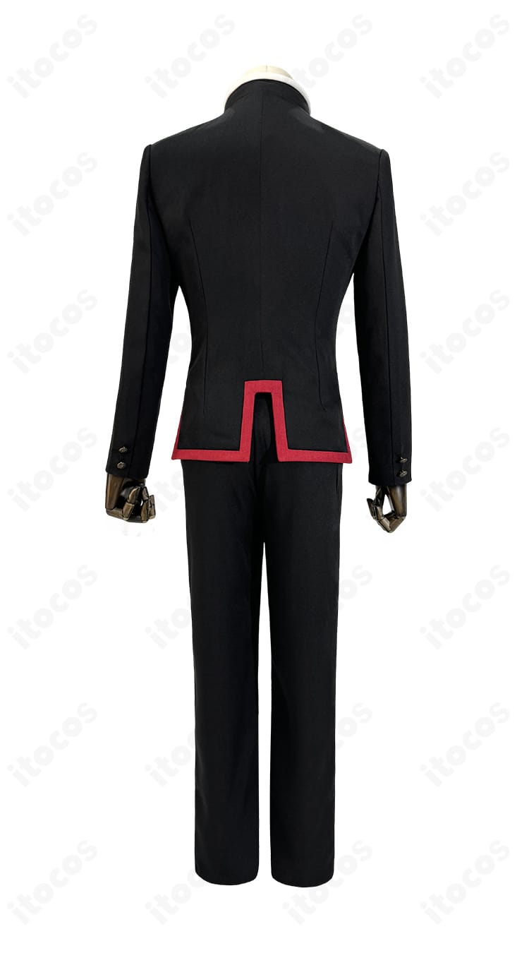 インナー（上着）の背面ディテール。背面パネルの縫製とシルエットを示す画像。