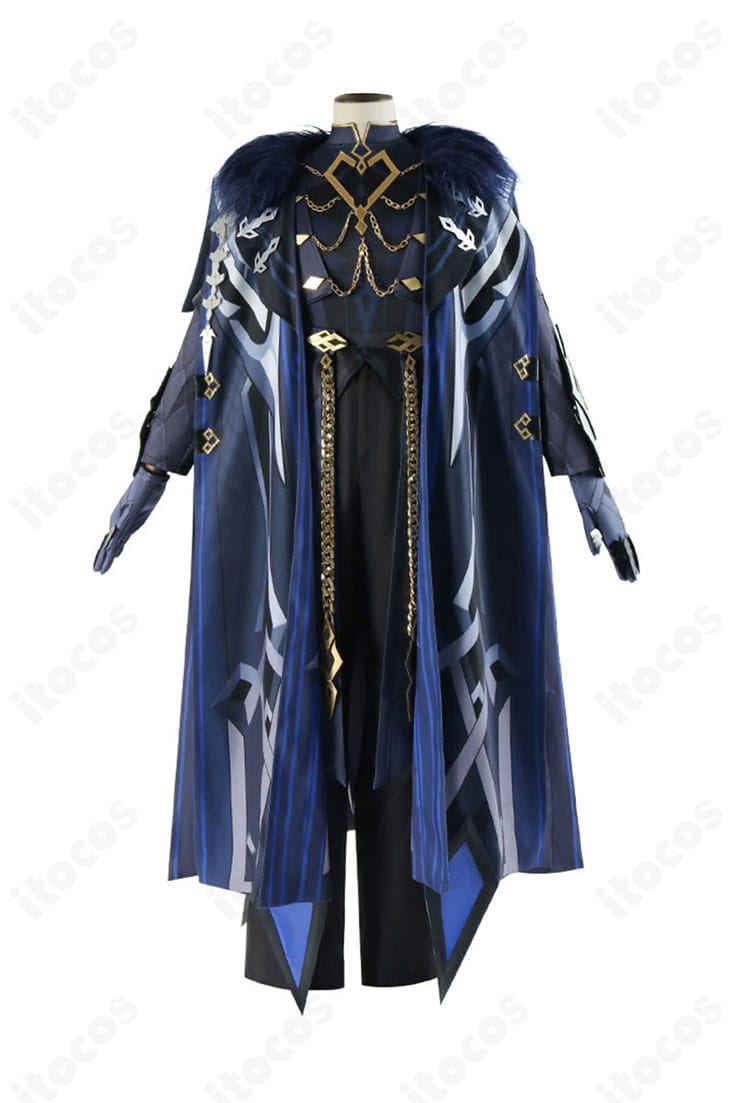 原神 カピターノ コスプレ衣装の正面全体像。軍装コートとマントで重厚なシルエットを再現。