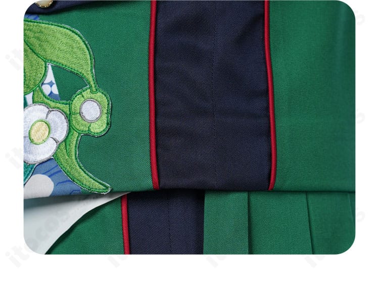 Eden TRIP衣装のコート側面装飾ディテール。サイドの切り替えとライン取り