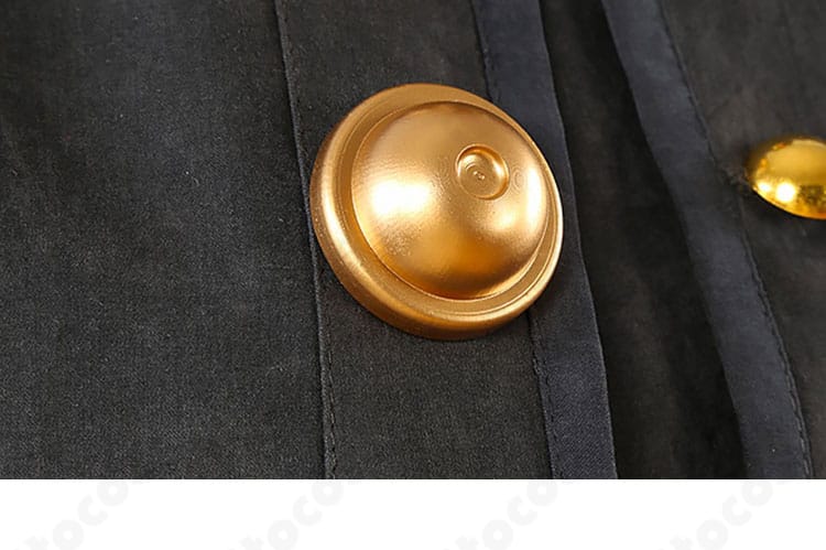 Fate/Grand Order 岸波白野（ザビ男）コスプレ衣装の門襟装飾アップ。襟元の形状とエッジの仕立てが視認できる画像。