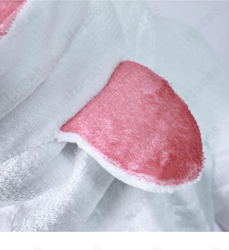 カチューシャ型の帽子風ヘッドドレス。宝鐘マリンらしいモチーフを再現