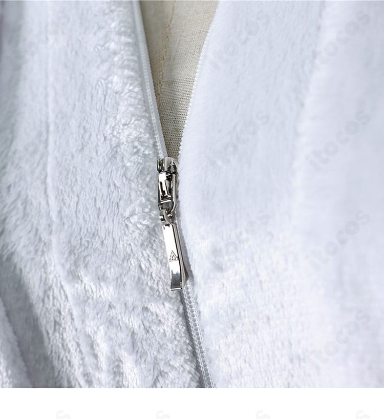 ヘッドドレスの耳飾りパーツの接写。キャラクターの特徴的な意匠を表現