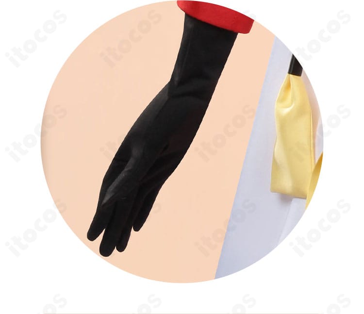 神楽（5年後）衣装の手袋ディテール。指先までの仕立てと装飾の合わせを確認