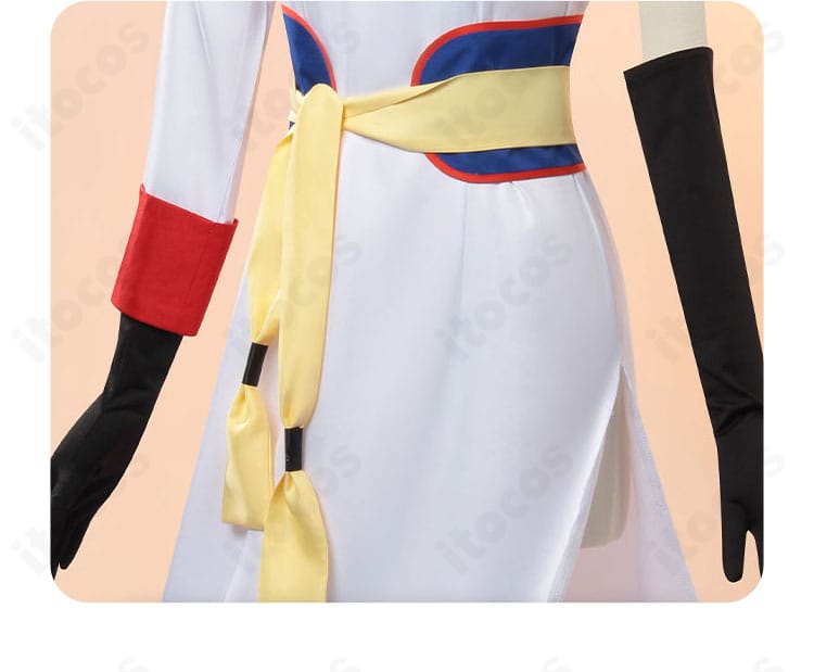 神楽（5年後）コスプレ衣装の腰帯と腰部装飾。帯の重なりと装飾の存在感を強調