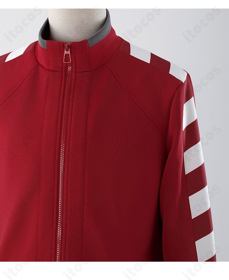 秀尽学園高校ジャージの肩と袖のデザイン詳細。縫製ラインと切替の質感を強調したクローズアップ。