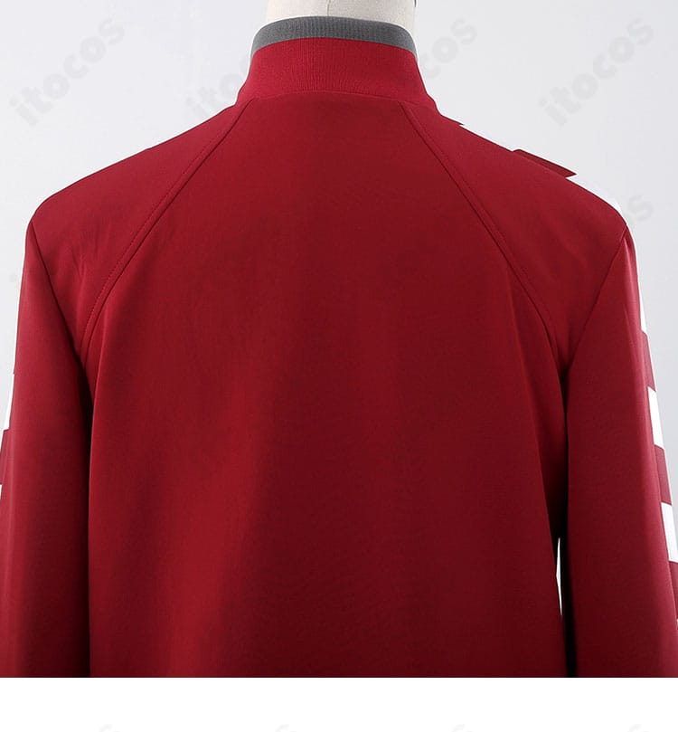 ペルソナ5 コスプレ衣装の背面ディテール。ヨーク切替と背面の縫製仕上げを示す写真。