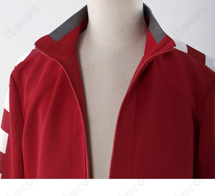 ペルソナ5 ジャージのチェーン風装飾ディテール。装飾パーツの配置と質感が分かるクローズアップ。