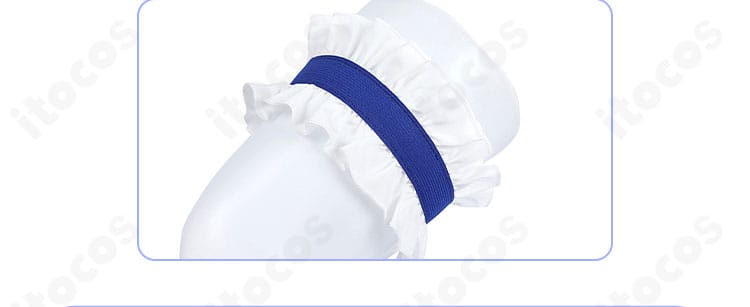 太もも飾りのディテール。固定ベルトと装飾パーツの質感が分かる近接ショット