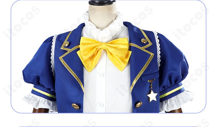 襟元と蝶ネクタイの詳細。結び目のボリュームと形崩れしにくい芯入り構造