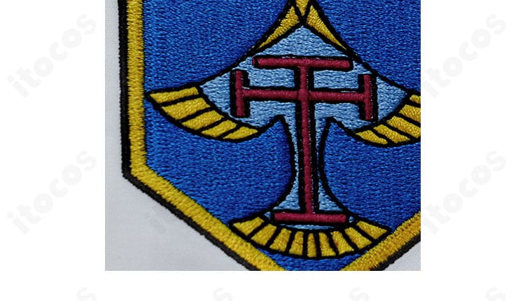 Free! 岩鳶高校 夏男子制服コスプレの胸元ディテール。清潔感ある胸周りの仕上げで作品らしい印象を再現。