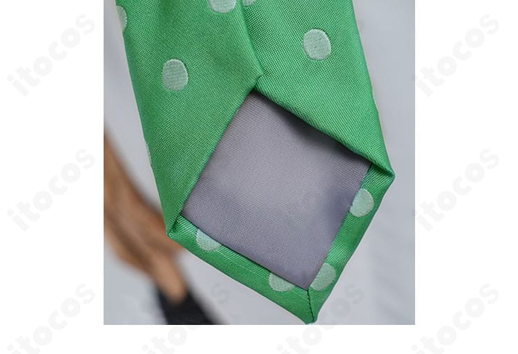 岩鳶高校 夏男子制服コスプレのネクタイ拡大。配色と結びやすさに配慮したネクタイでスタイルを整えます。