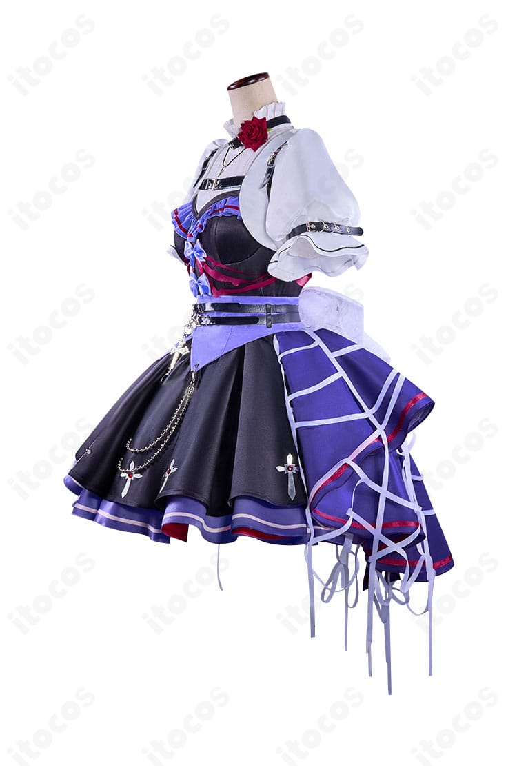 庭師 エマ・ウッズ ハロウィンコンサート衣装の側面シルエット（袖とスカートのライン）