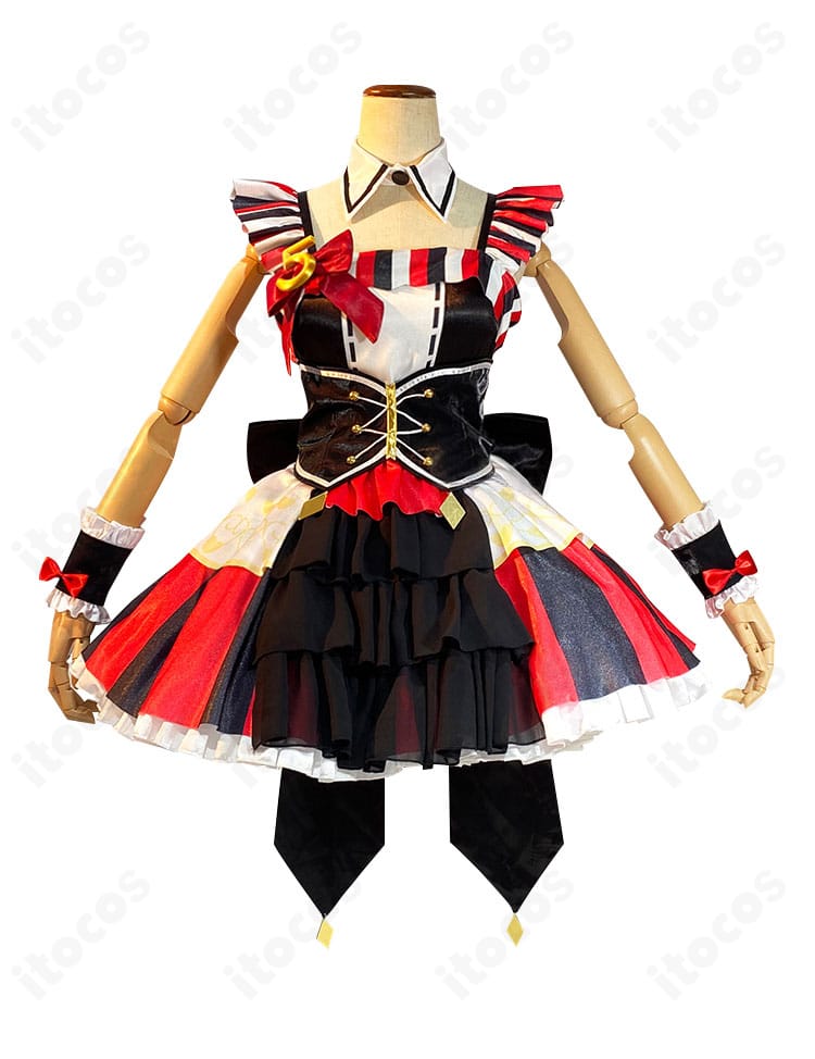 北条そふぃ 5周年コスプレ衣装の正面全体。コルセットベルト付きでウエストが締まり、華やかな装飾が映えるデザイン。