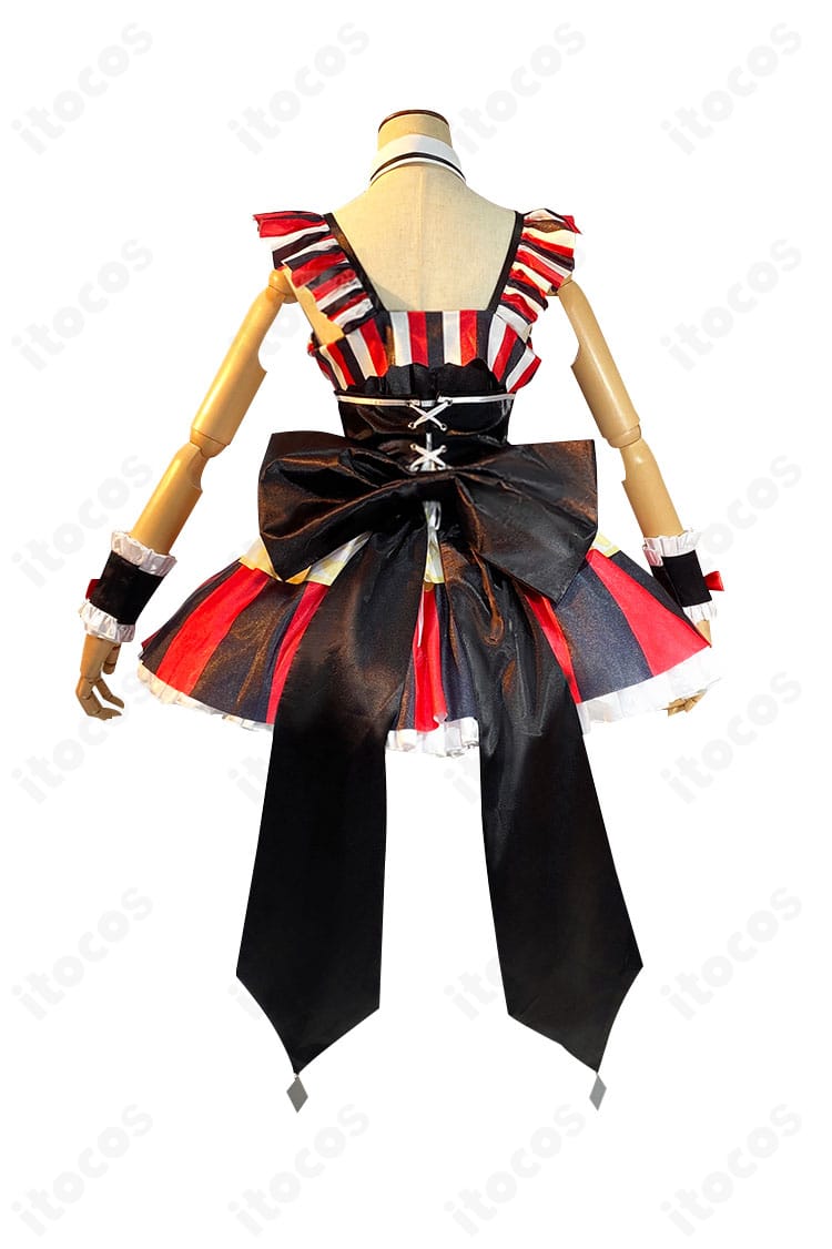 北条そふぃ 5周年コスプレ衣装の背面図。背中の大きな蝶結びと整ったシルエットが特徴。