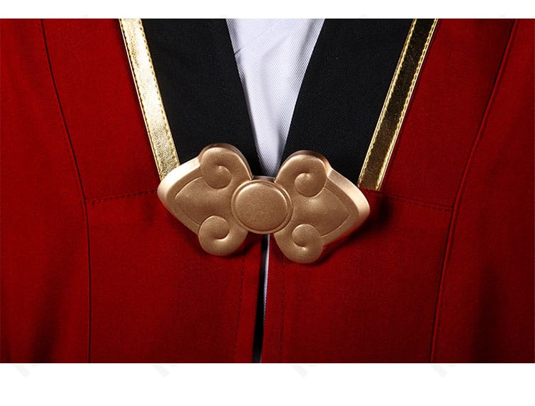 ウェイ コスプレ 門襟の装飾クローズアップ。刺繍とメタリック調パーツの質感がわかる。