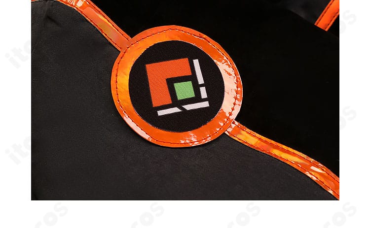 FGO 岸波白野（ザビ子）制服コスプレ衣装の肩・袖ディテール。肩章風の意匠や袖口の作りを確認できる画像。