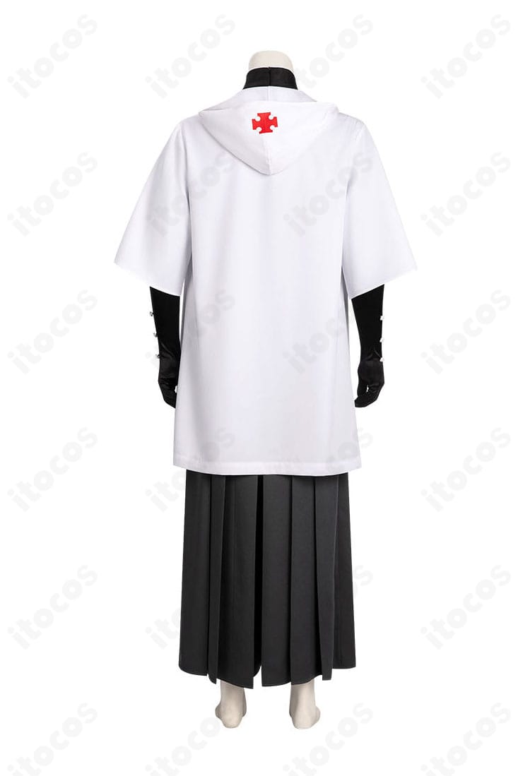 飛鳥=R=クロイツ コスプレ衣装の背面。コートの後ろ姿と裾のドレープ、背面開閉仕様の確認カット