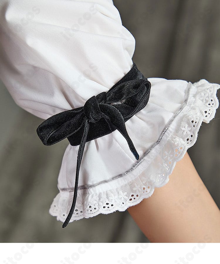 ホロ アルザス民族衣装の袖口装飾ディテール。カフの形とトリム配色が分かる。