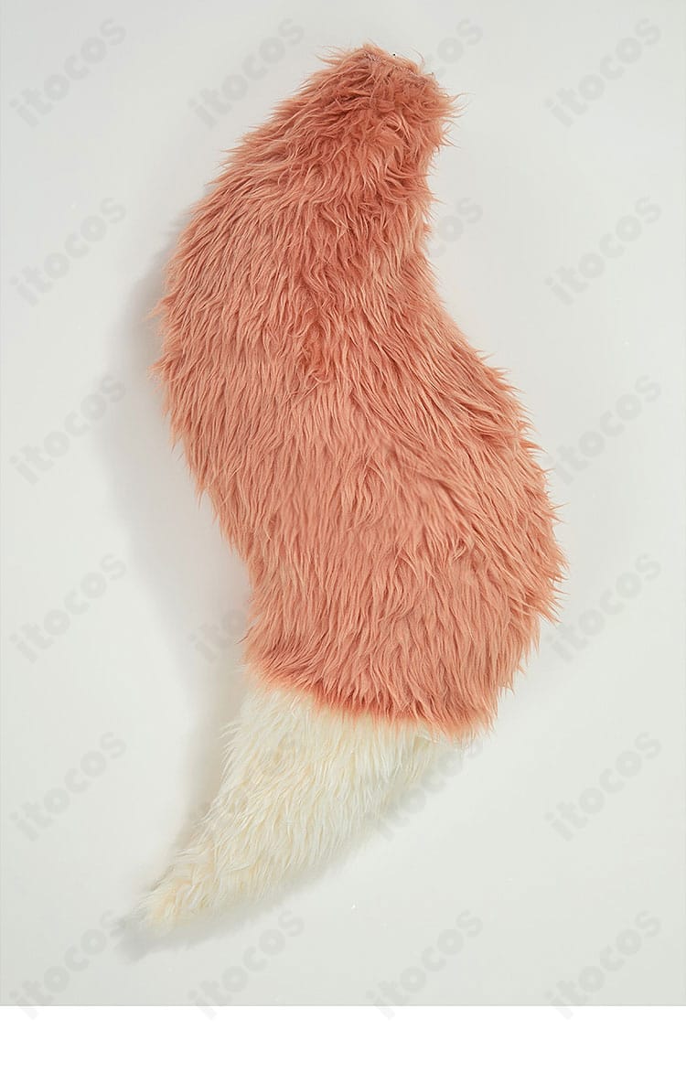 ホロ コスプレ衣装の尻尾デザインと装飾のクローズアップ。ボリューム感を強調。