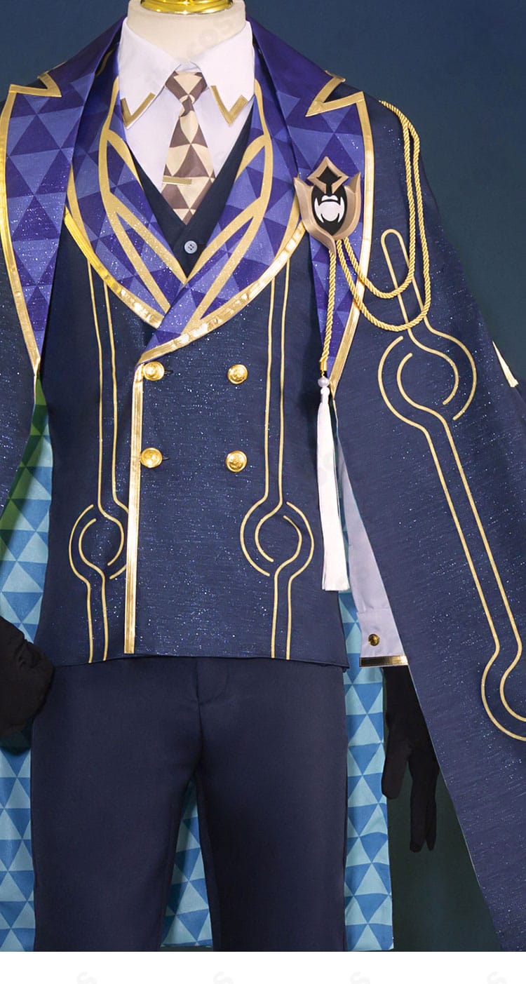 襟元・領口の刺繍と合わせの仕立てを示す接写。丁寧なステッチワークが見える。