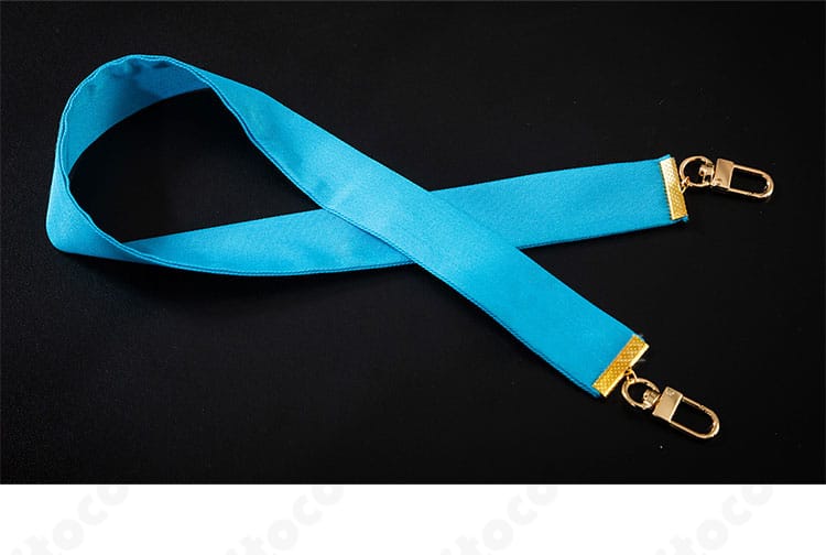 アベンチュリン衣装のアクセサリー細部。リングと耳飾りの造形を確認できる画像