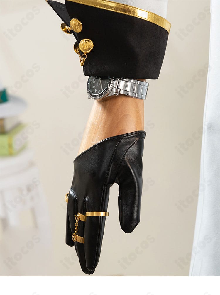 アベンチュリン衣装の腕時計と手袋の小物ディテール。手元の再現度を見せるカット