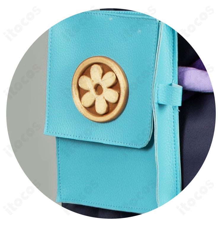 腰飾りのディテール。刺繍と流蘇を組み合わせたカカワーシャ衣装の腰部装飾の近接画像