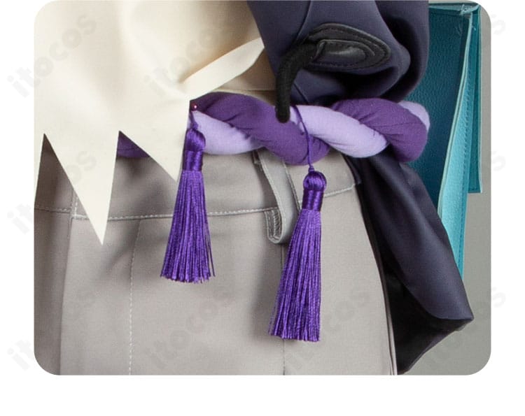 腰紐と流蘇のディテール。特徴的な腰飾りと房飾りの質感を捉えた近接画像