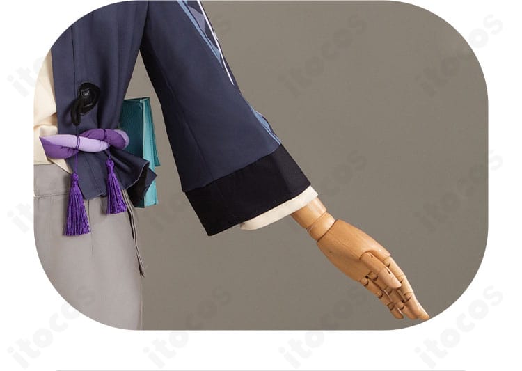 袖デザインのディテール。カカワーシャ衣装の袖パネルと装飾配置の近接画像