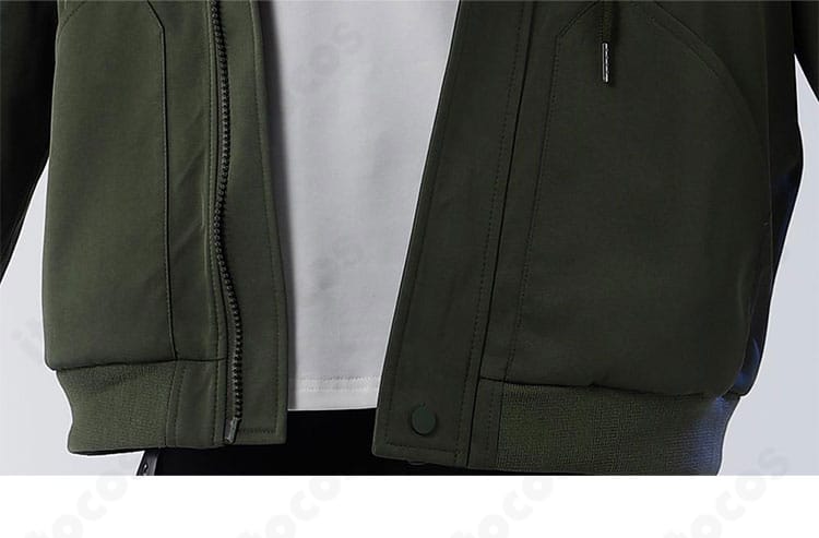 佐倉双葉コスプレ衣装の裾装飾をクローズアップ。縫製の整いとディテールの精度を見せる写真。