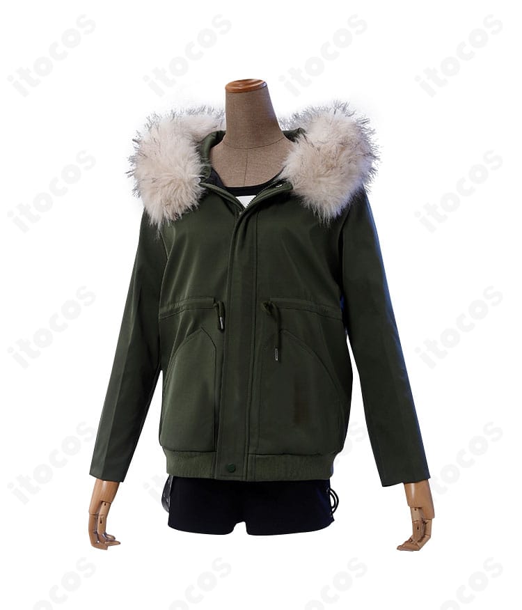 佐倉双葉コスプレ衣装のコート装飾ディテール。フロントの縫製ラインやエッジの仕上がりを強調した近影。