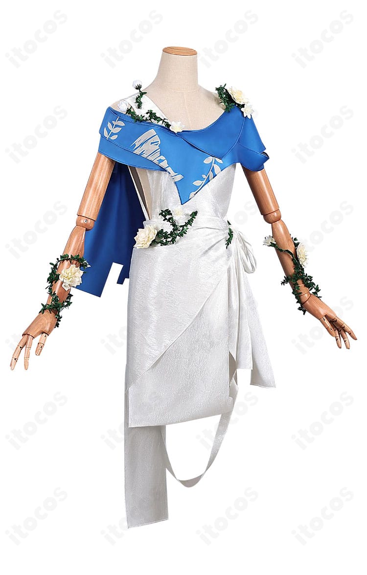 「湖中の姿」衣装の側面。肩飾りから裾にかけたラインと装飾の立体感を確認できる角度。