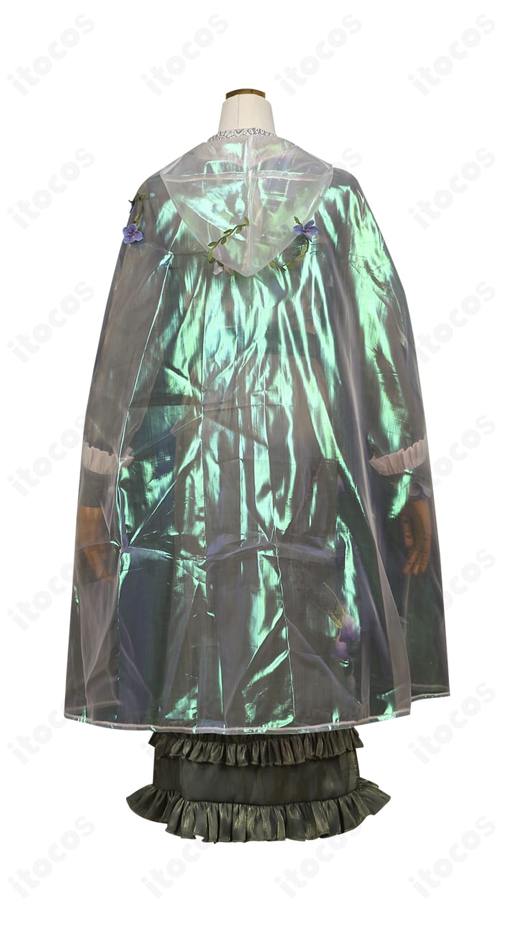 アニー・レスター 清潔な翼コスプレ衣装の背面。翼を想起させるマントと背中の精緻なデザイン。