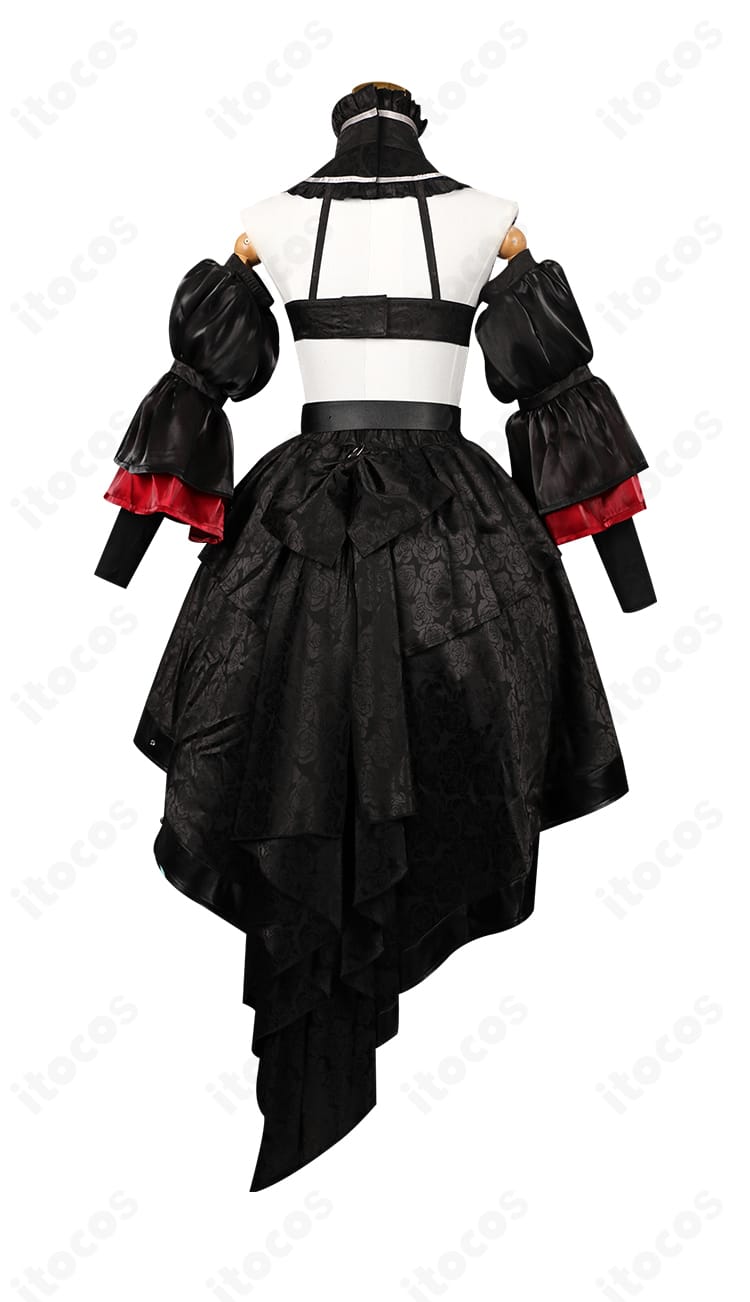 魔王コスプレ衣装の背面。背部の大きな蝶結びと裾の広がり、重厚な後ろ姿のデザインを再現。