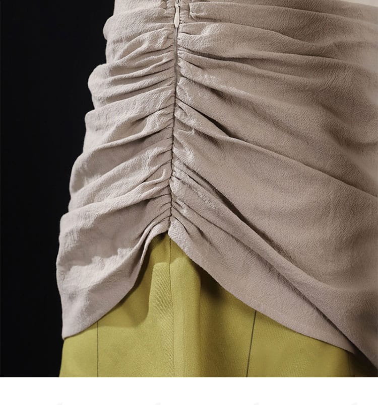 ダンジョン飯 リシオン コスプレ衣装 ウエスト周りの皺感と装飾。動きやすさと質感の両立を表現