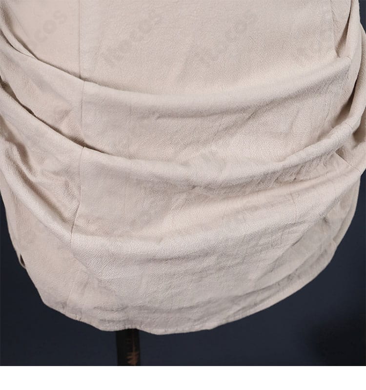 ダンジョン飯 フレキ衣装 裾の刺繍ディテール。模様の精細さと縫製の整いを見せる近接写真