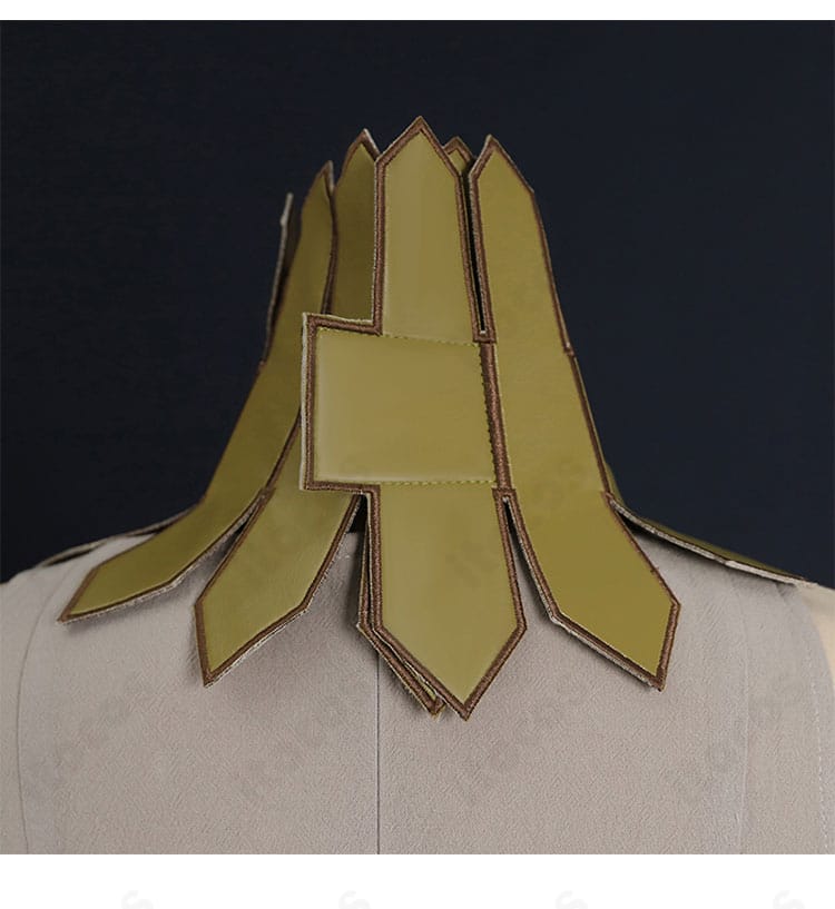 ダンジョン飯 フレキ衣装 首飾りのクローズアップ。モチーフ形状と質感を強調したディテールカット