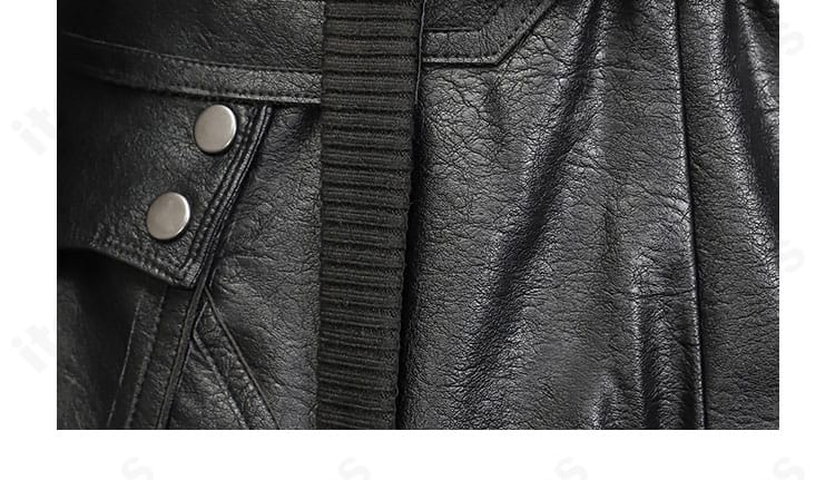 セフィロス 羽刃の修験装コスプレ衣装の裾ディテール。生地の落ち感と縁の仕上げを強調