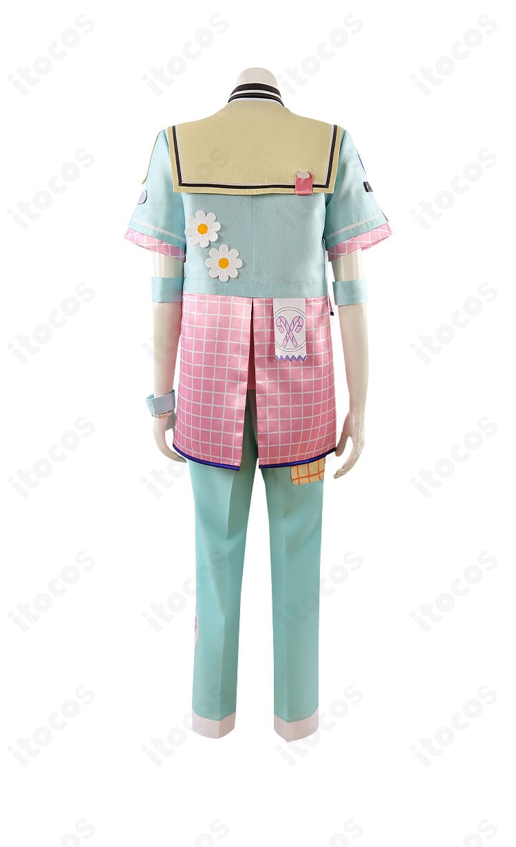 あんさんぶるスターズ！！ ハッピーチャーム衣装の背面図。背面装飾と外套のライン配置を確認できる画像