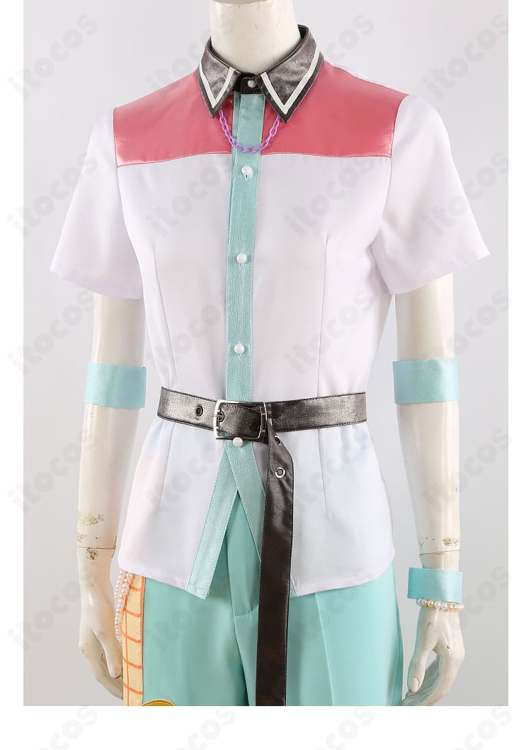 ハッピーチャーム衣装 腰帯装飾のディテール。ベルトとの重なりとチャームの収まり