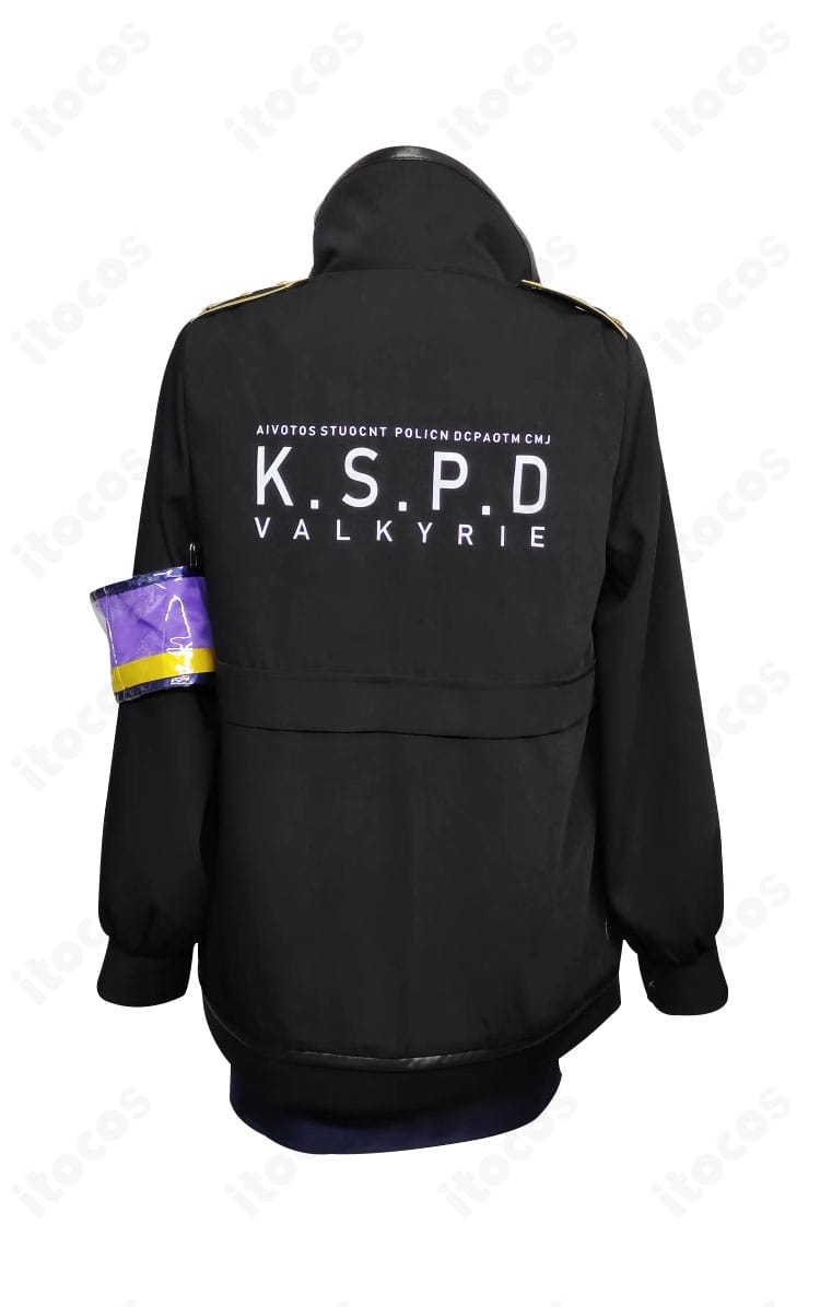 尾刃カンナ コスプレ衣装の背面画像。背中の切替ラインとスカートの落ち感を確認できるリアルな仕上がり。